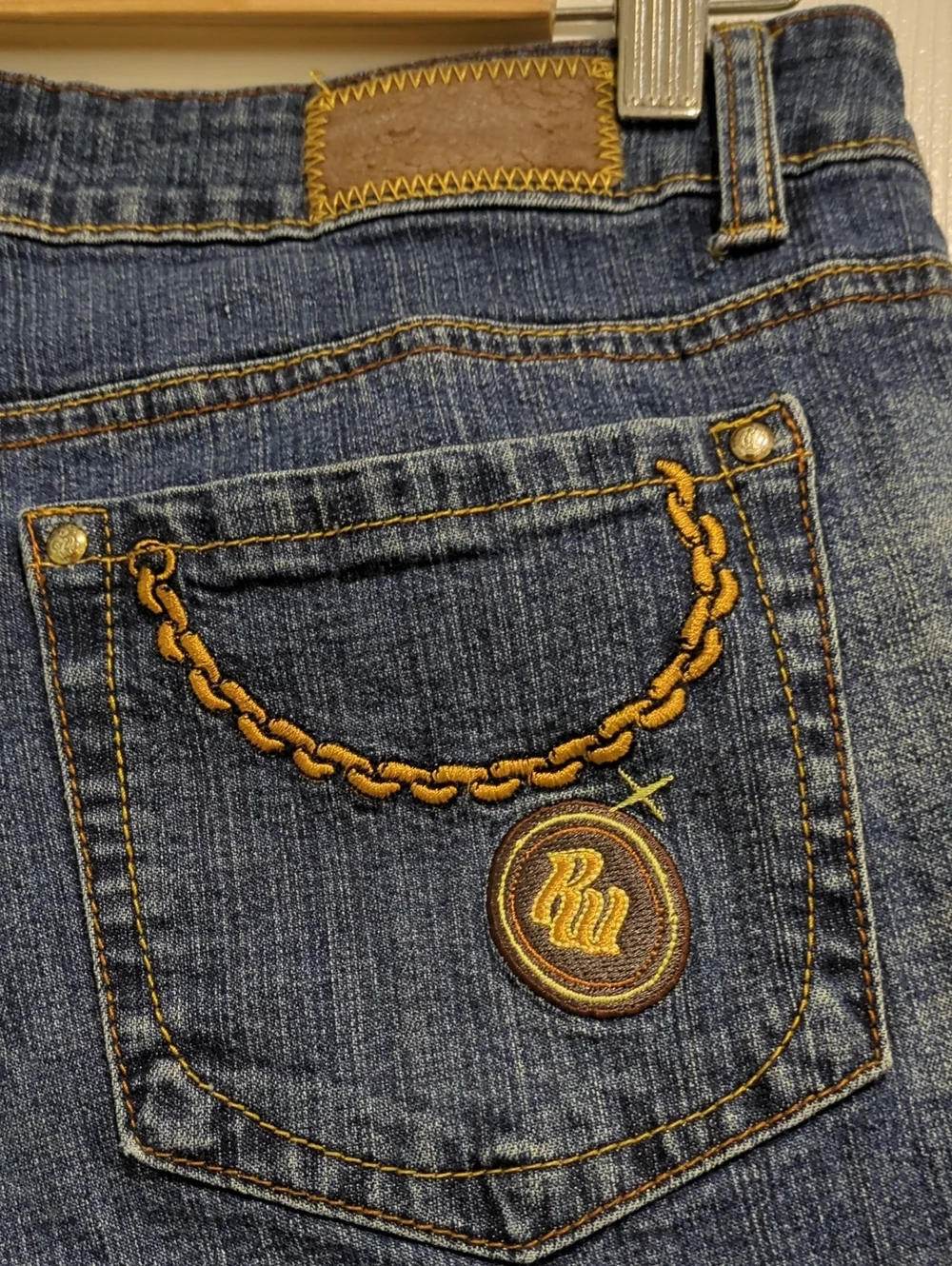 VINTAGE Rocawear Y2K Embroidered Back Pocket Denim Jeans Size 9